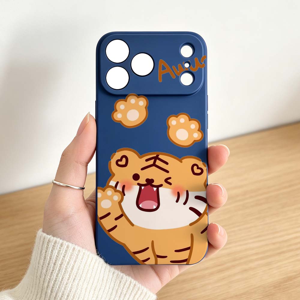 Karikatür Sevimli Kaplan Pençe - Apple Iphone 15 incelemesi ve fiyatı